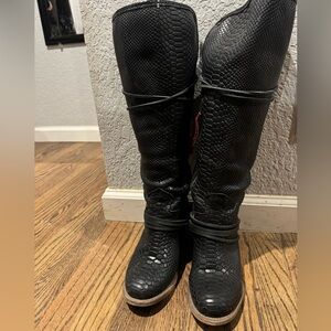 Freebird black snake Coal